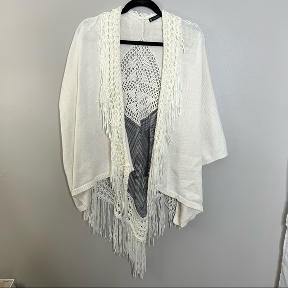 House of Harlow | Fringe Aztec Knitted Sweater, one size - Picture 2 of 9